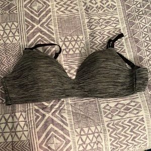 Victoria’s Secret Wireless 34D. Like new!